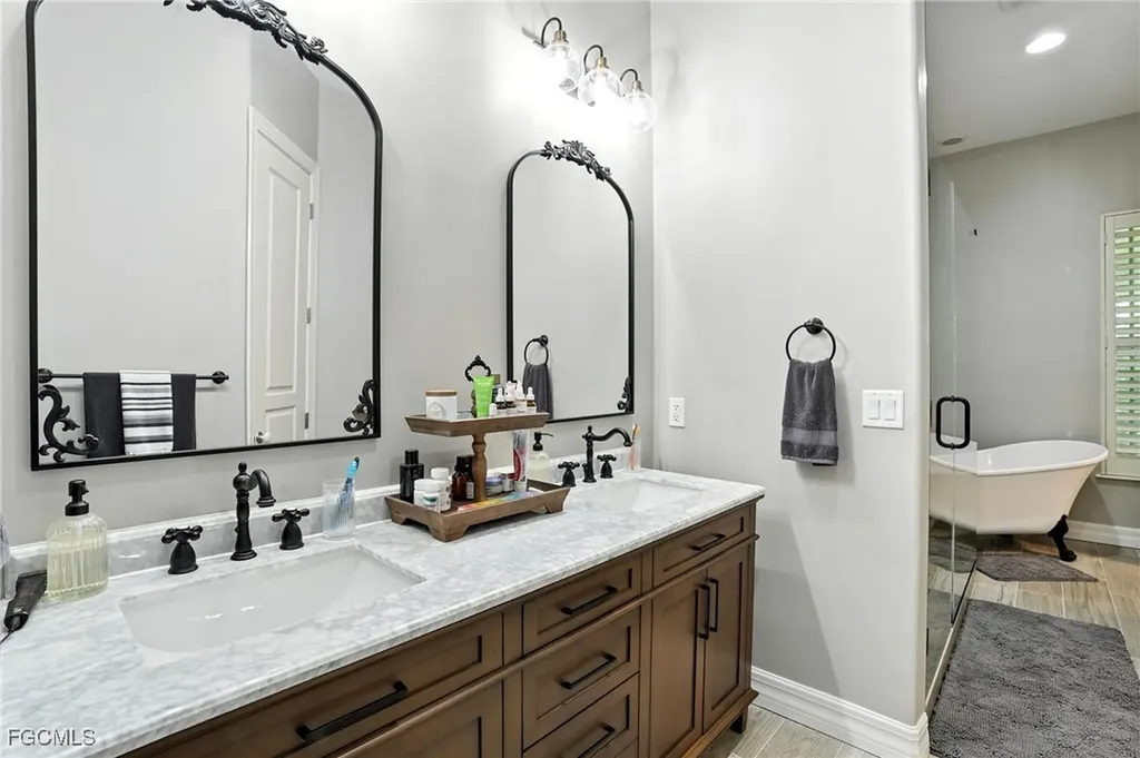 16461 Oakview Circle Alva FL 33920