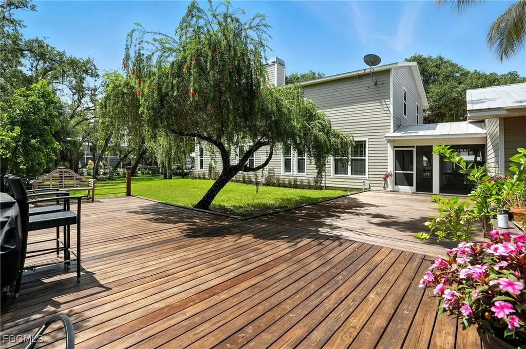 16461 Oakview Circle Alva FL 33920