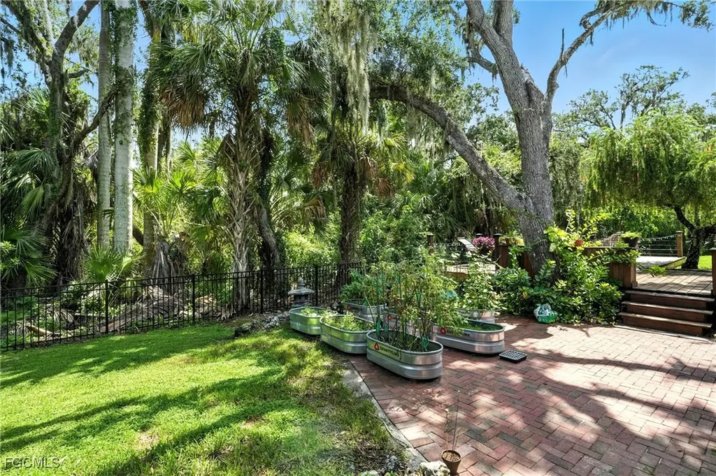 16461 Oakview Circle Alva FL 33920