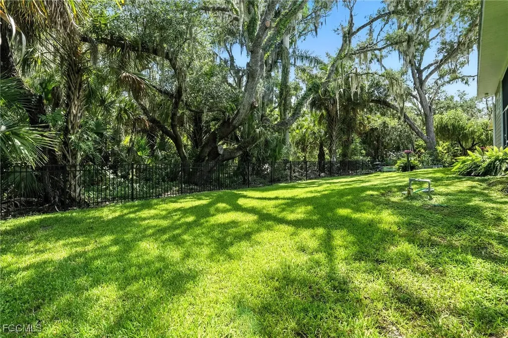 16461 Oakview Circle Alva FL 33920