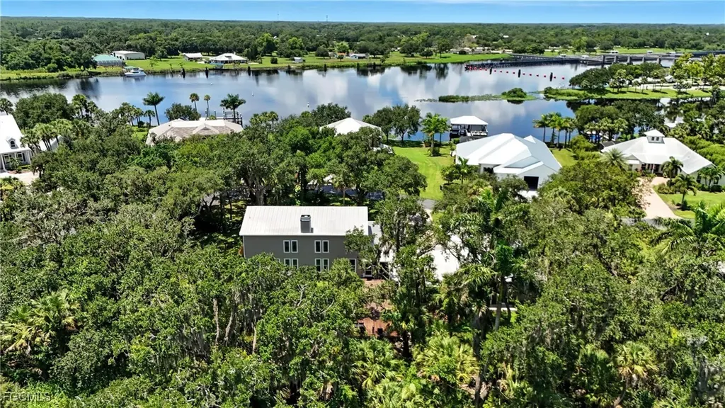 16461 Oakview Circle Alva FL 33920