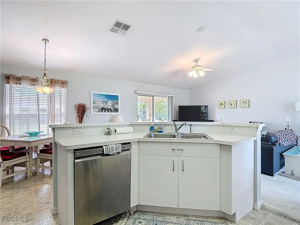 4216 SE 7th Avenue Cape Coral FL 33904