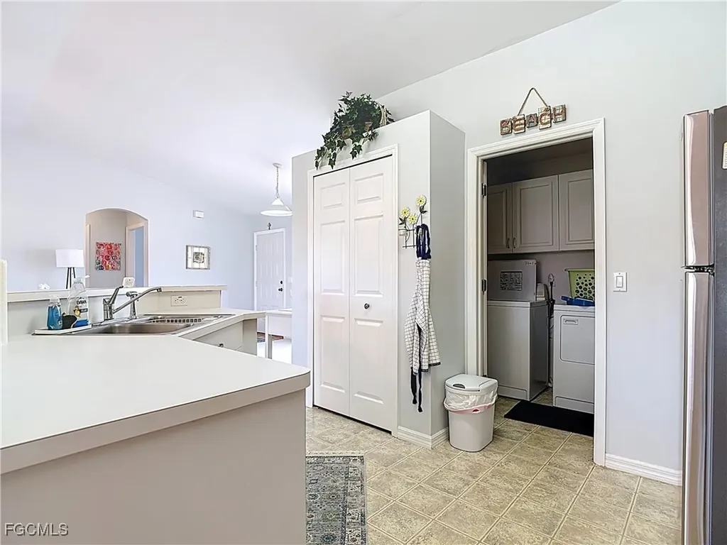 4216 SE 7th Avenue Cape Coral FL 33904