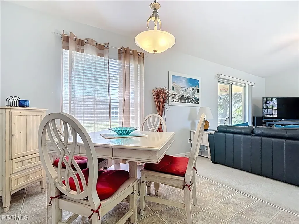 4216 SE 7th Avenue Cape Coral FL 33904