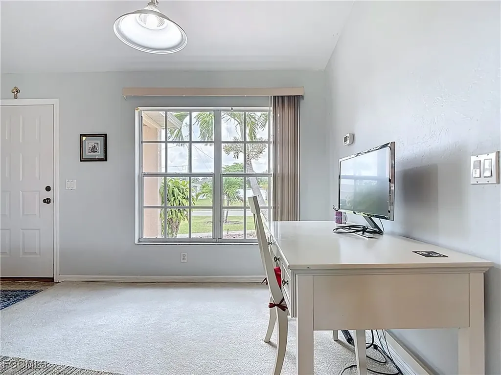 4216 SE 7th Avenue Cape Coral FL 33904