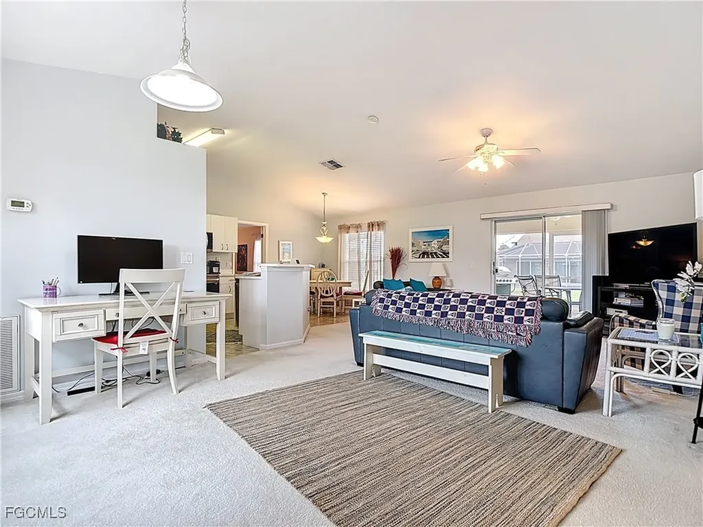 4216 SE 7th Avenue Cape Coral FL 33904