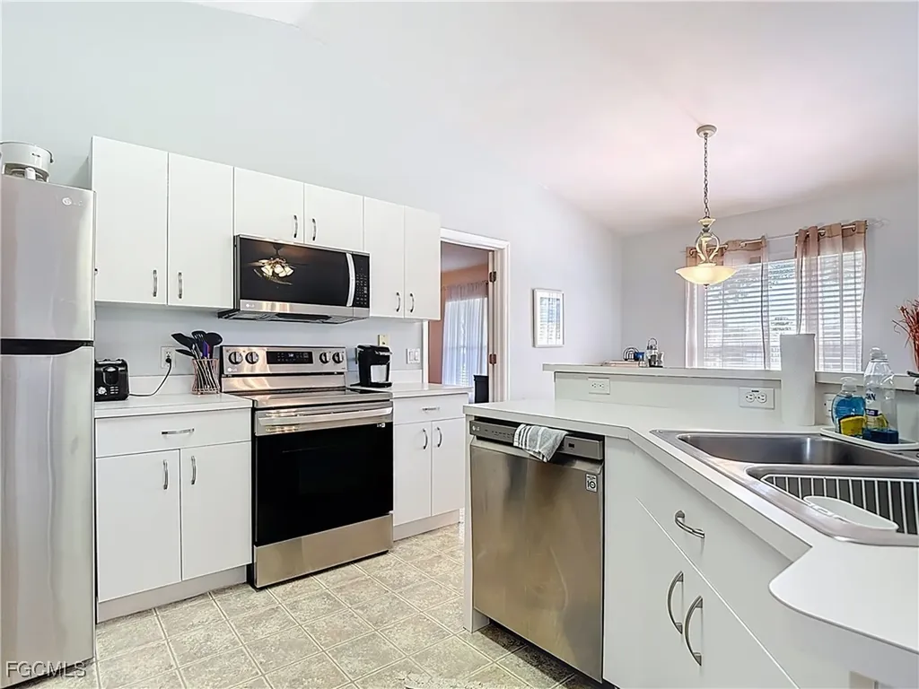 4216 SE 7th Avenue Cape Coral FL 33904