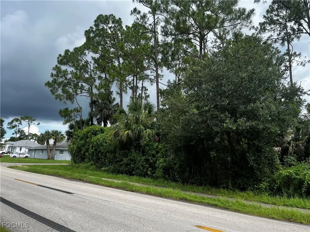 701 E 6th Street Lehigh Acres FL 33972