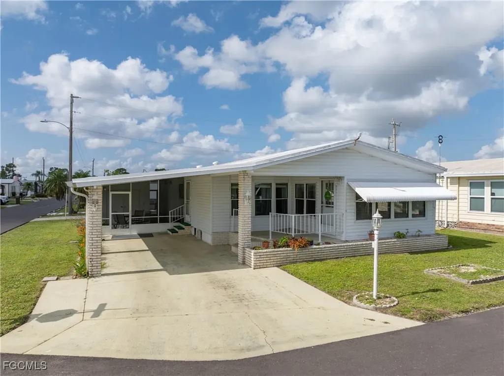 9231 Caloosa Drive North Fort Myers FL 33903