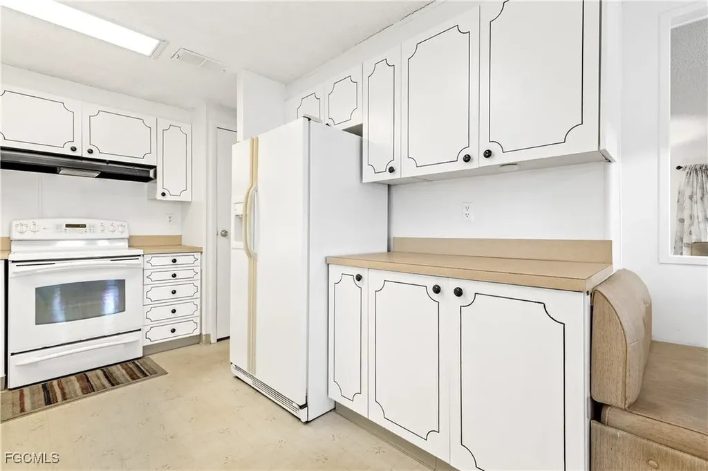 9231 Caloosa Drive North Fort Myers FL 33903