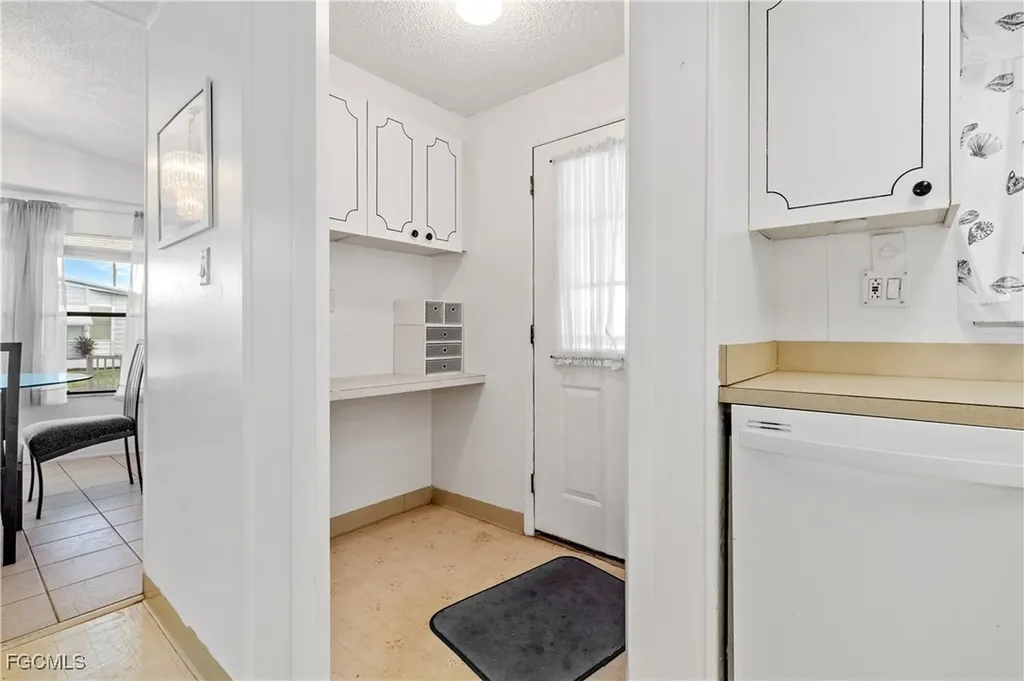 9231 Caloosa Drive North Fort Myers FL 33903