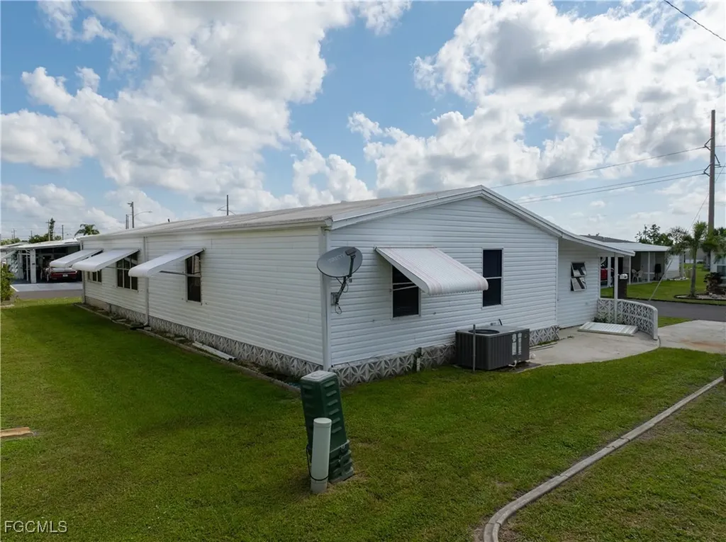 9231 Caloosa Drive North Fort Myers FL 33903