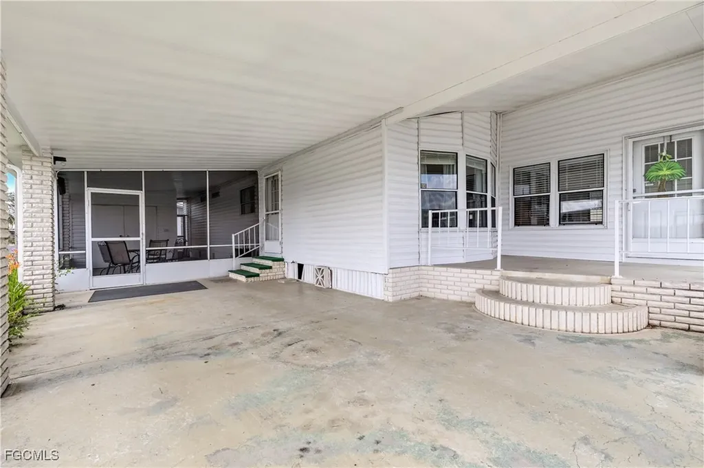 9231 Caloosa Drive North Fort Myers FL 33903