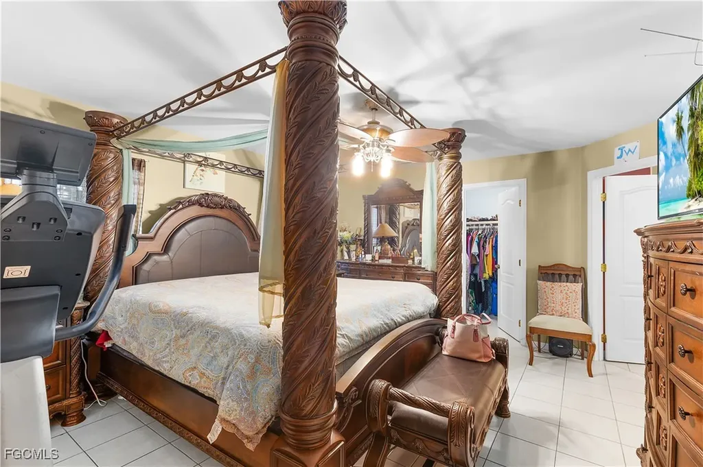 3744 NE 13th Place Cape Coral FL 33909