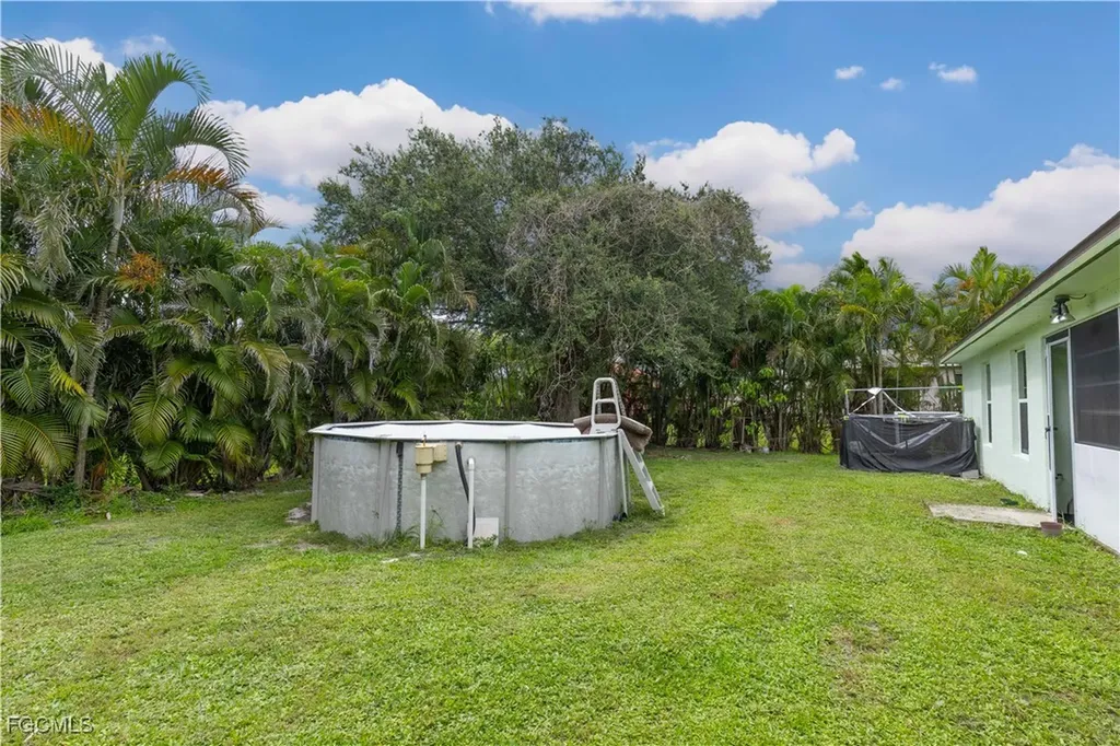 3744 NE 13th Place Cape Coral FL 33909