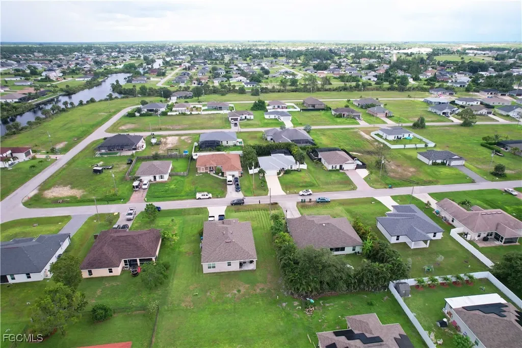 3744 NE 13th Place Cape Coral FL 33909