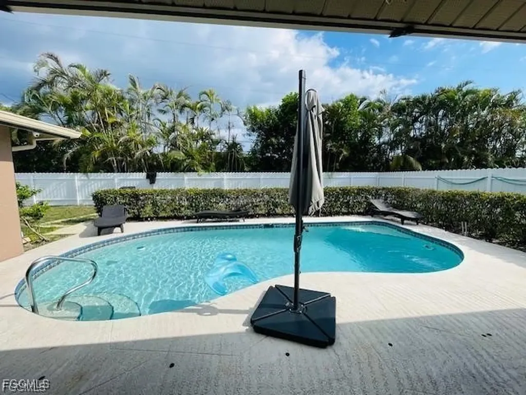 206 SW 33rd Street Cape Coral FL 33914