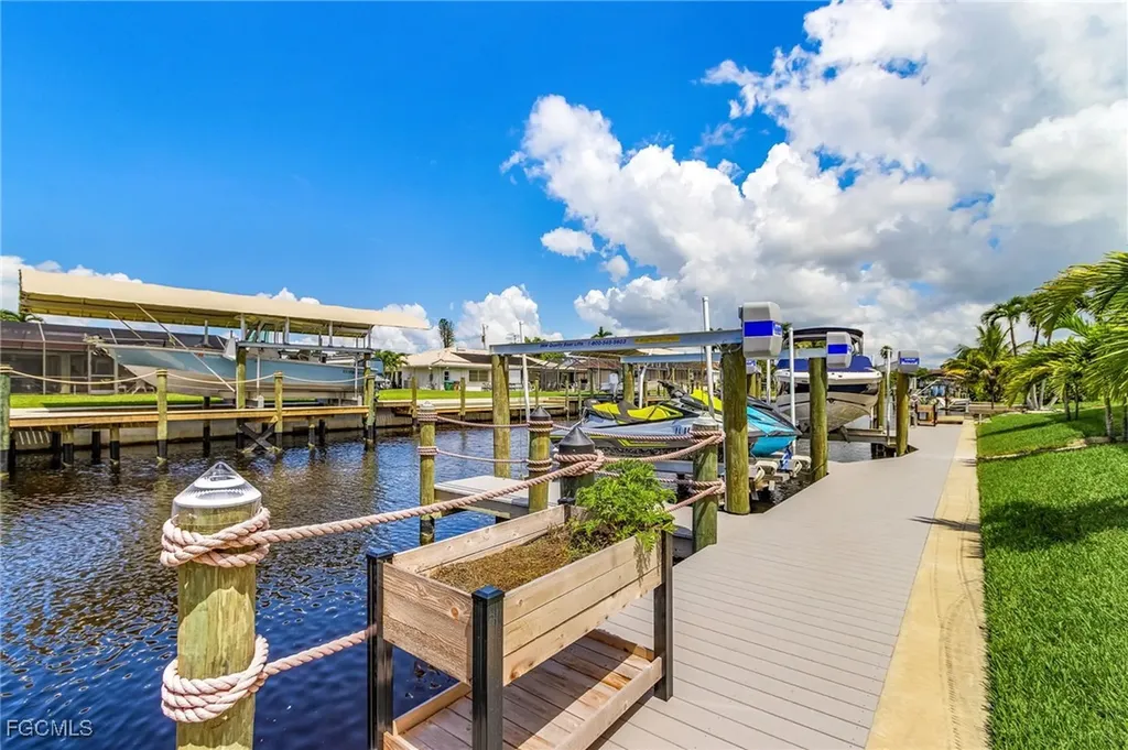 5338 Colonade Court Cape Coral FL 33904