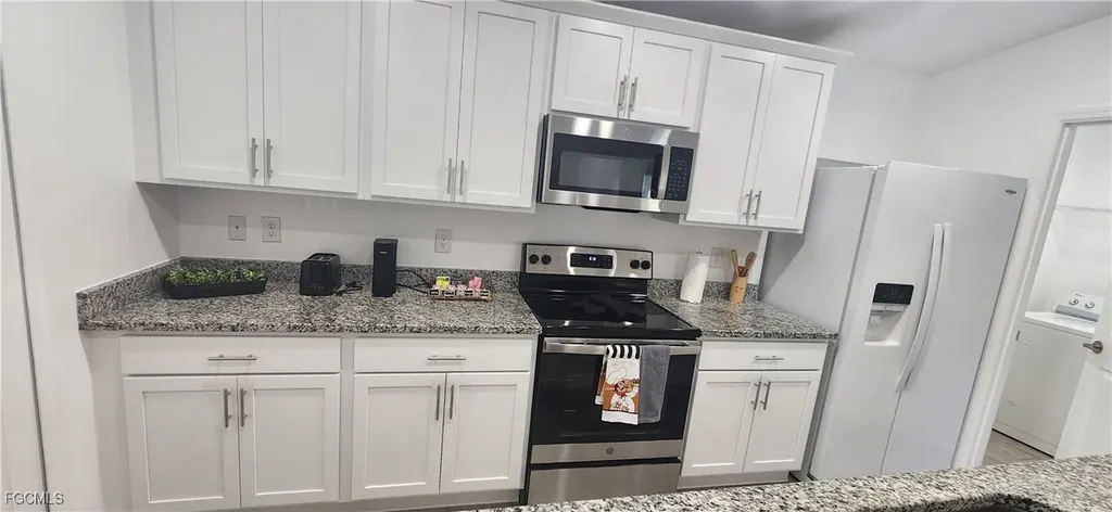 318 NW 14th Street Cape Coral FL 33993