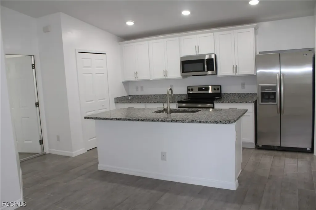 318 NW 14th Street Cape Coral FL 33993