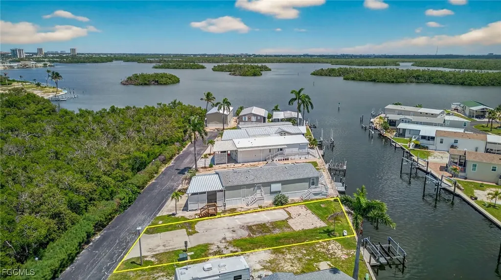 8 Galleon Way Fort Myers Beach FL 33931