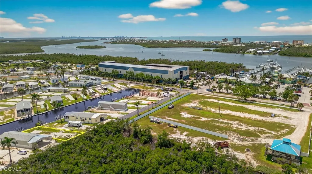 8 Galleon Way Fort Myers Beach FL 33931