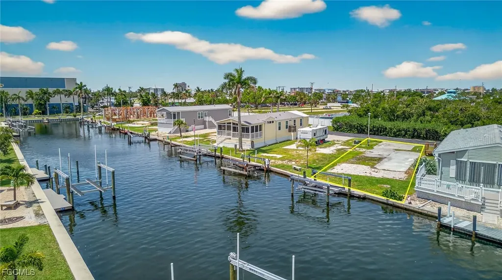 8 Galleon Way Fort Myers Beach FL 33931