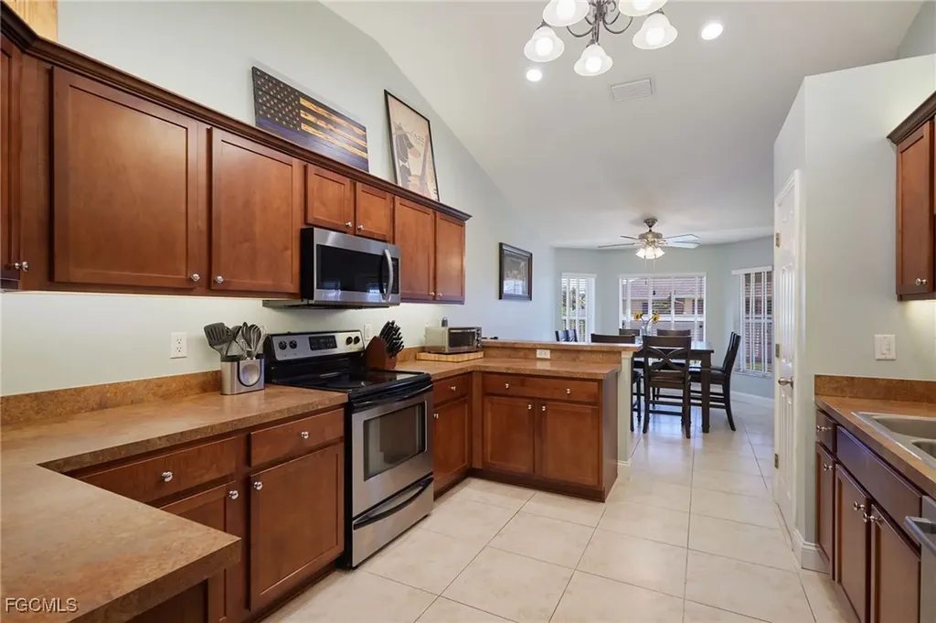 3321 SW 26th Place Cape Coral FL 33914