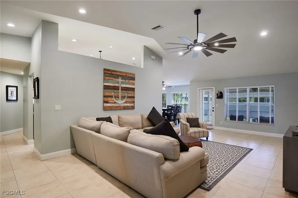 3321 SW 26th Place Cape Coral FL 33914