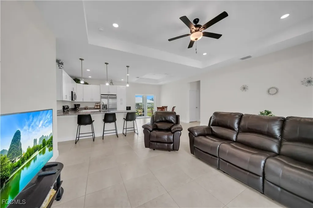 2520 Diplomat Parkway W Cape Coral FL 33993