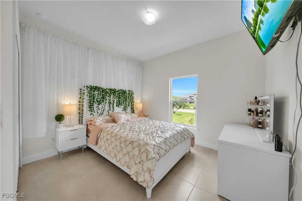 2520 Diplomat Parkway W Cape Coral FL 33993