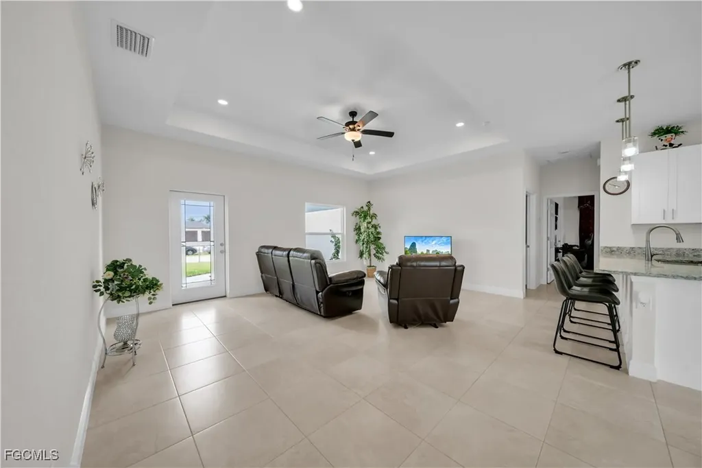2520 Diplomat Parkway W Cape Coral FL 33993