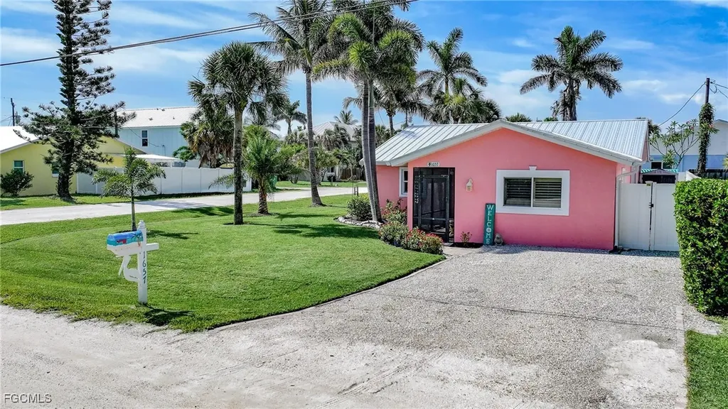 1657 Atlanta Plaza Drive Sanibel FL 33957