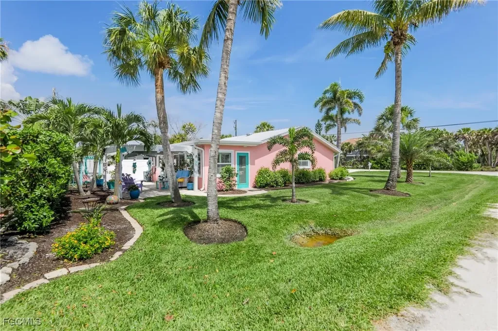 1657 Atlanta Plaza Drive Sanibel FL 33957