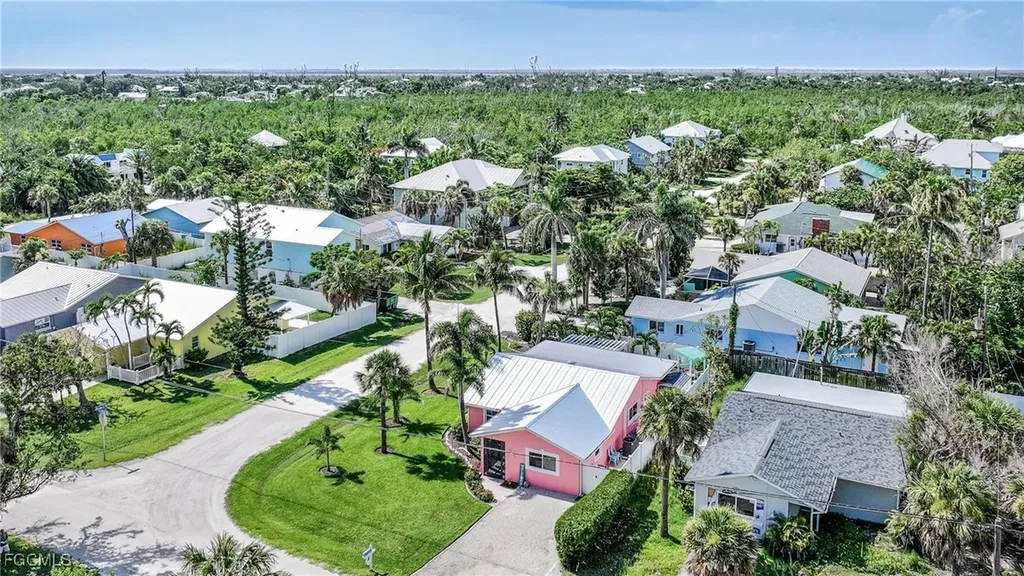 1657 Atlanta Plaza Drive Sanibel FL 33957