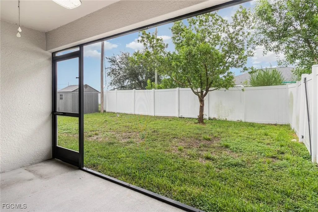 507/509 SW 8th Place Cape Coral FL 33991