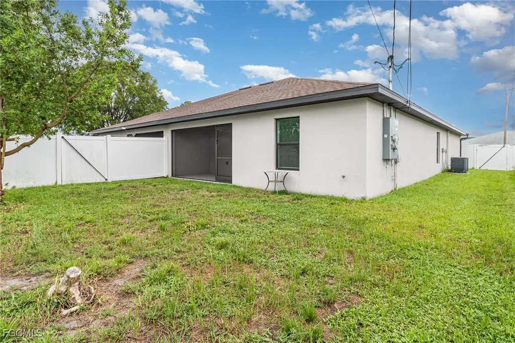 507/509 SW 8th Place Cape Coral FL 33991