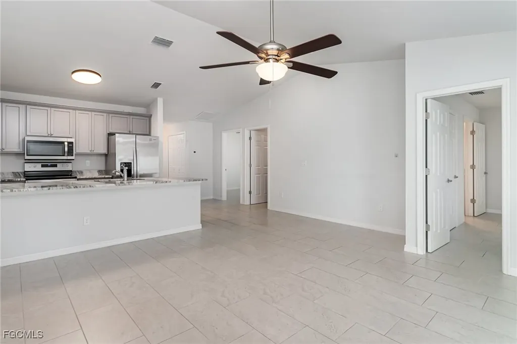 507/509 SW 8th Place Cape Coral FL 33991
