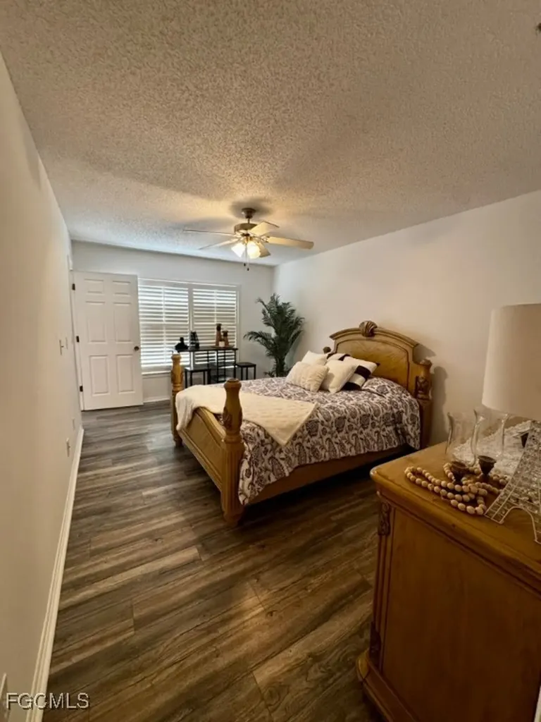 711 SE 12th Avenue Cape Coral FL 33990