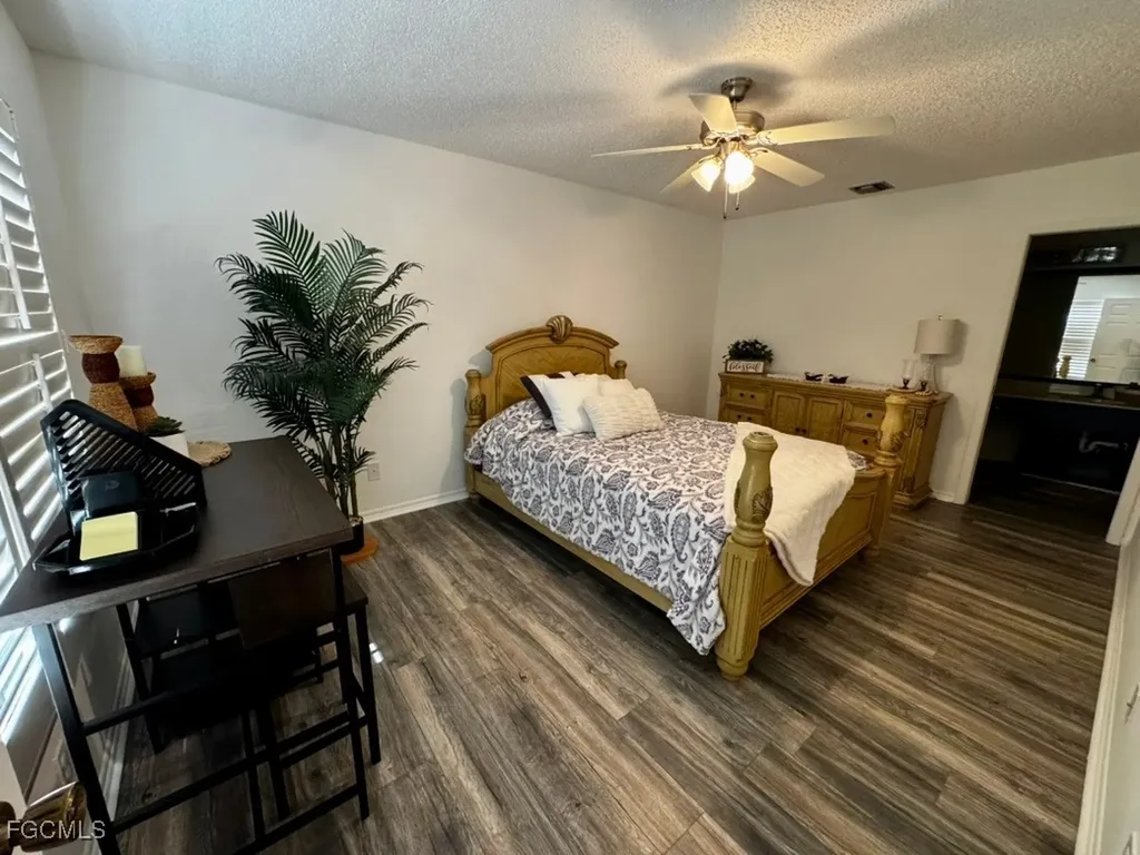 711 SE 12th Avenue Cape Coral FL 33990