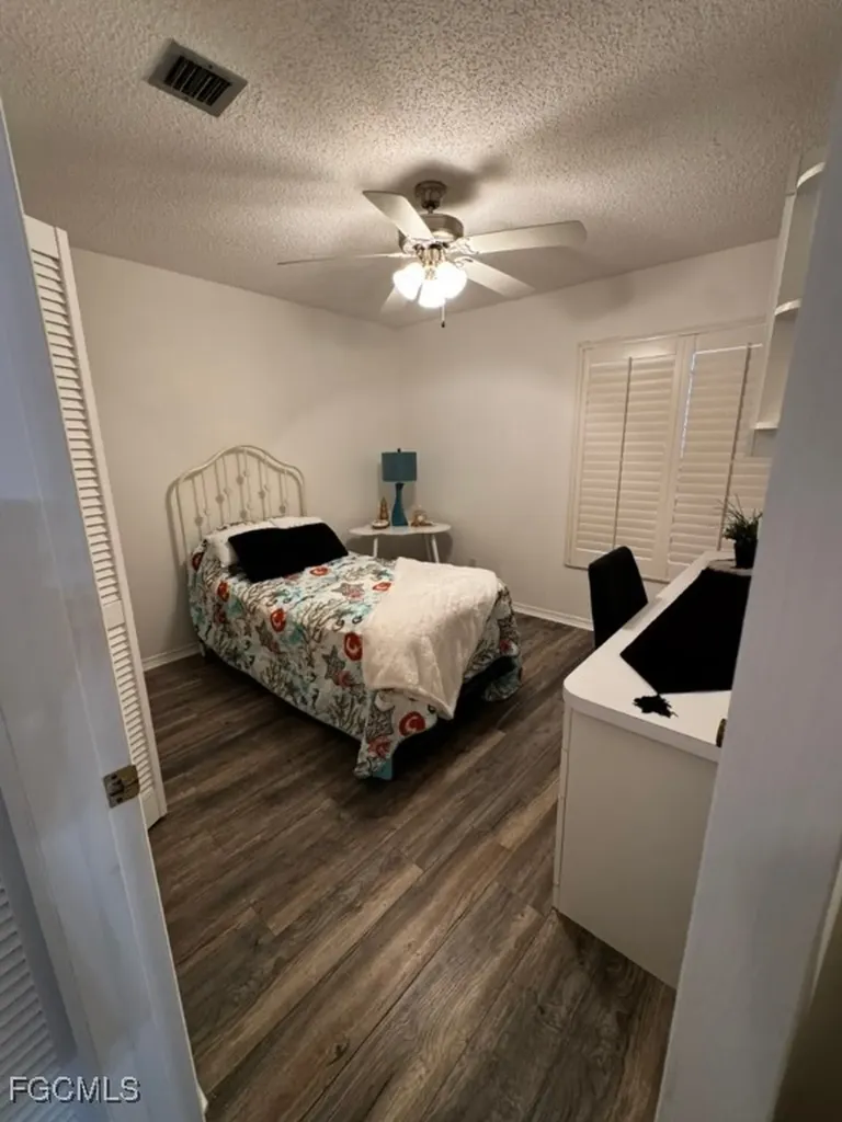 711 SE 12th Avenue Cape Coral FL 33990