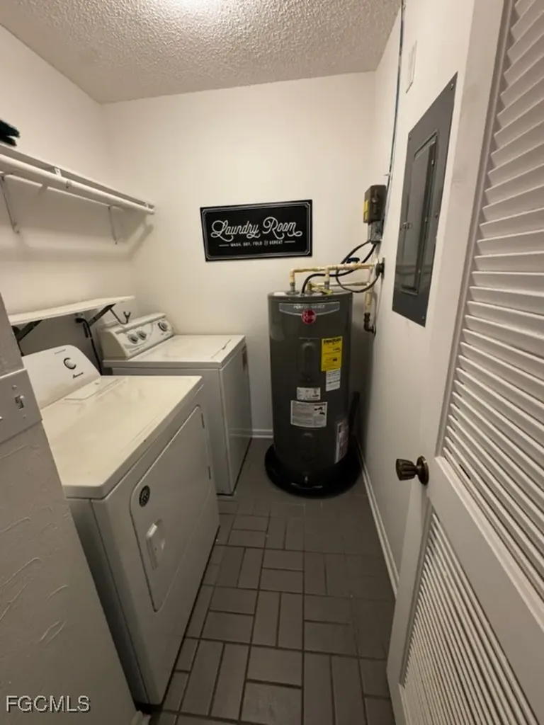 711 SE 12th Avenue Cape Coral FL 33990