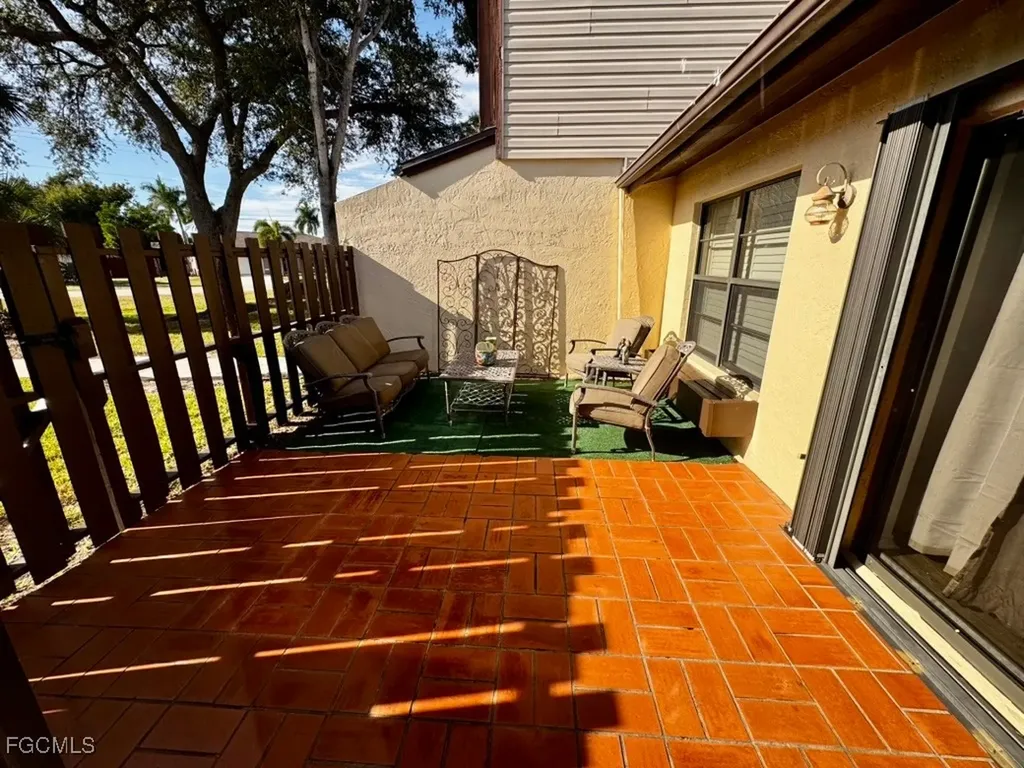 711 SE 12th Avenue Cape Coral FL 33990