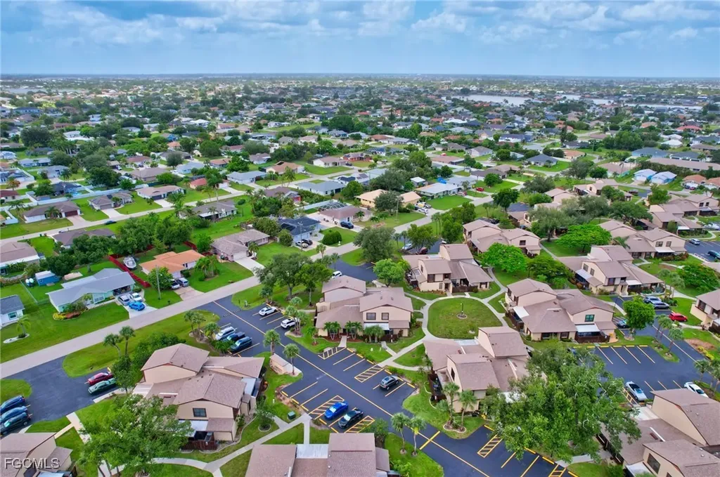 711 SE 12th Avenue Cape Coral FL 33990