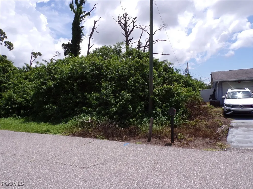 2466 Fourwind Street Port Charlotte FL 33948