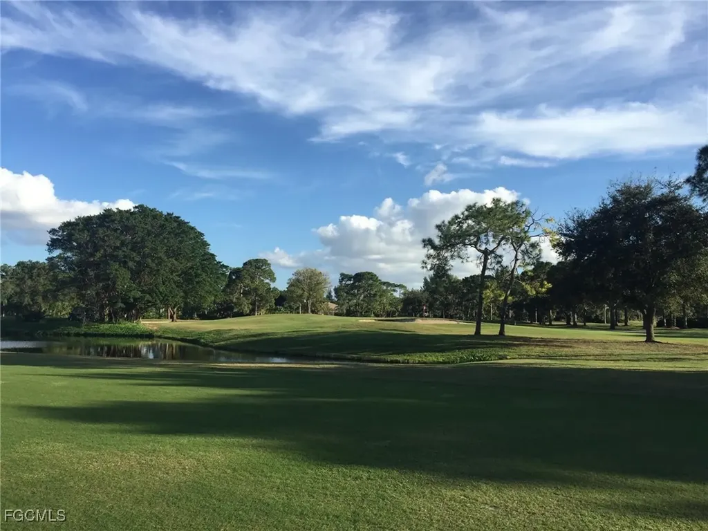 812 Palmetto Pointe Circle Cape Coral FL 33991