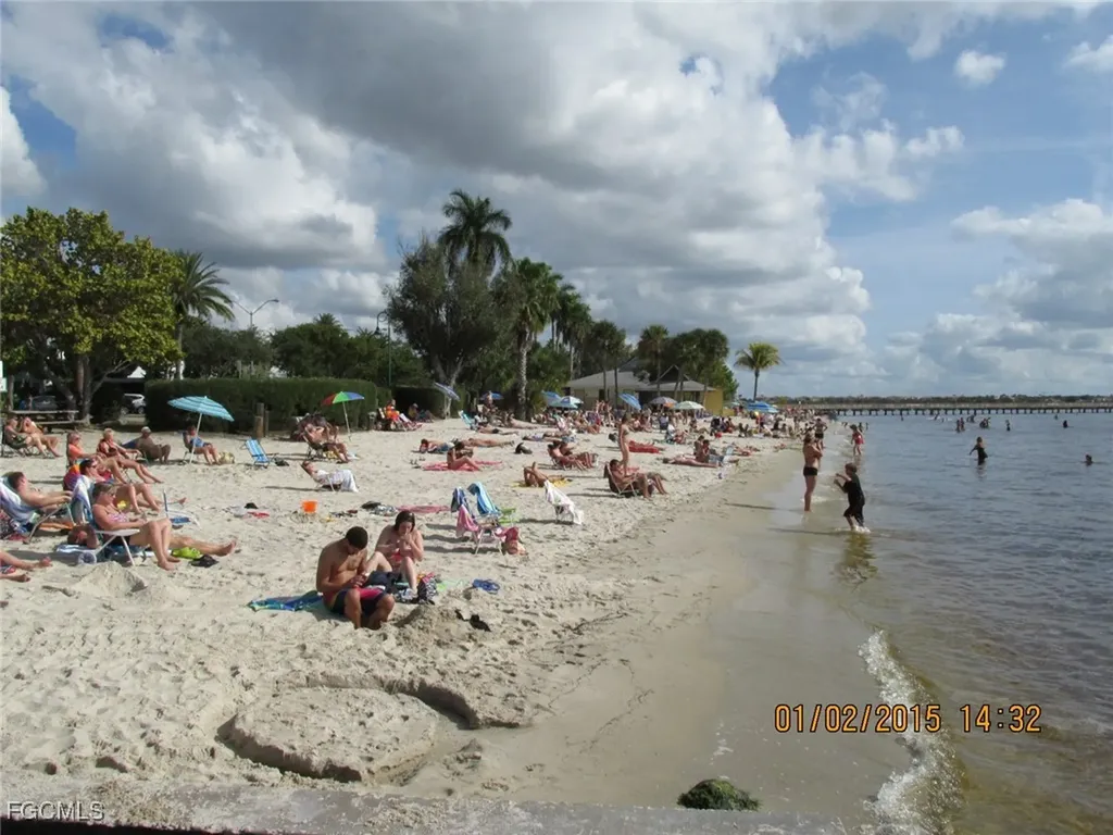 812 Palmetto Pointe Circle Cape Coral FL 33991