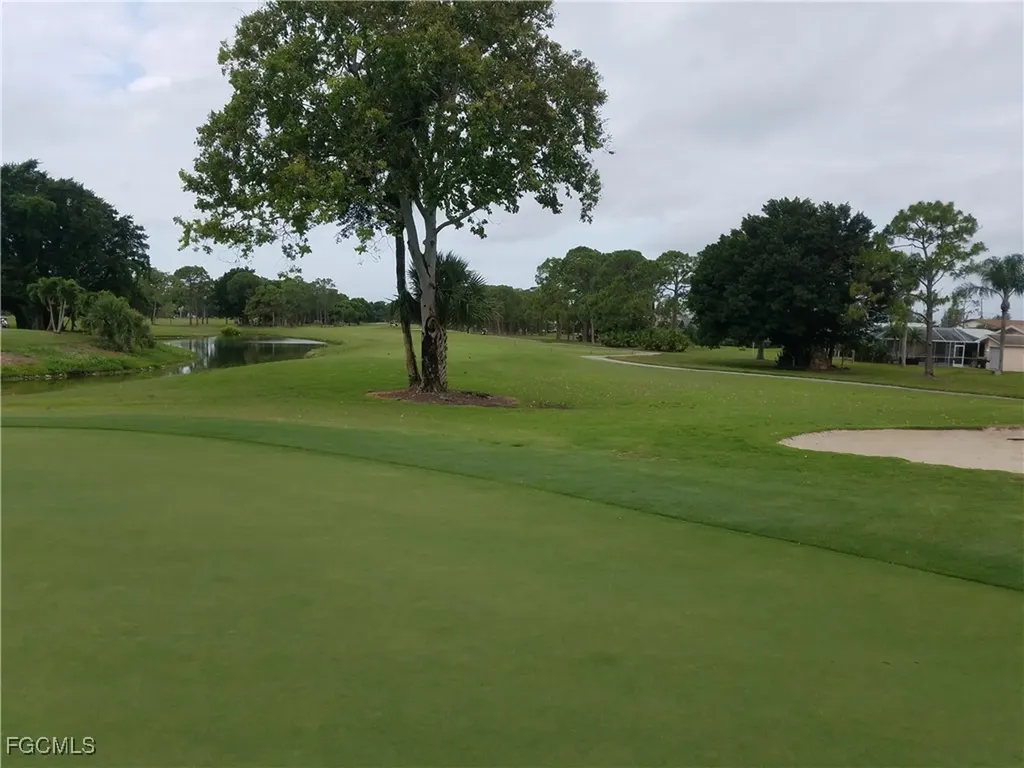 812 Palmetto Pointe Circle Cape Coral FL 33991