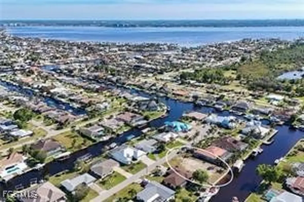 5406 SW 2nd Place Cape Coral FL 33914
