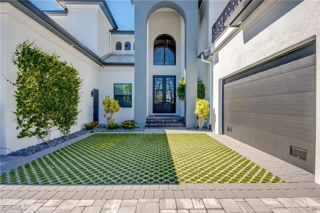 1436 Viking Court Cape Coral FL 33904